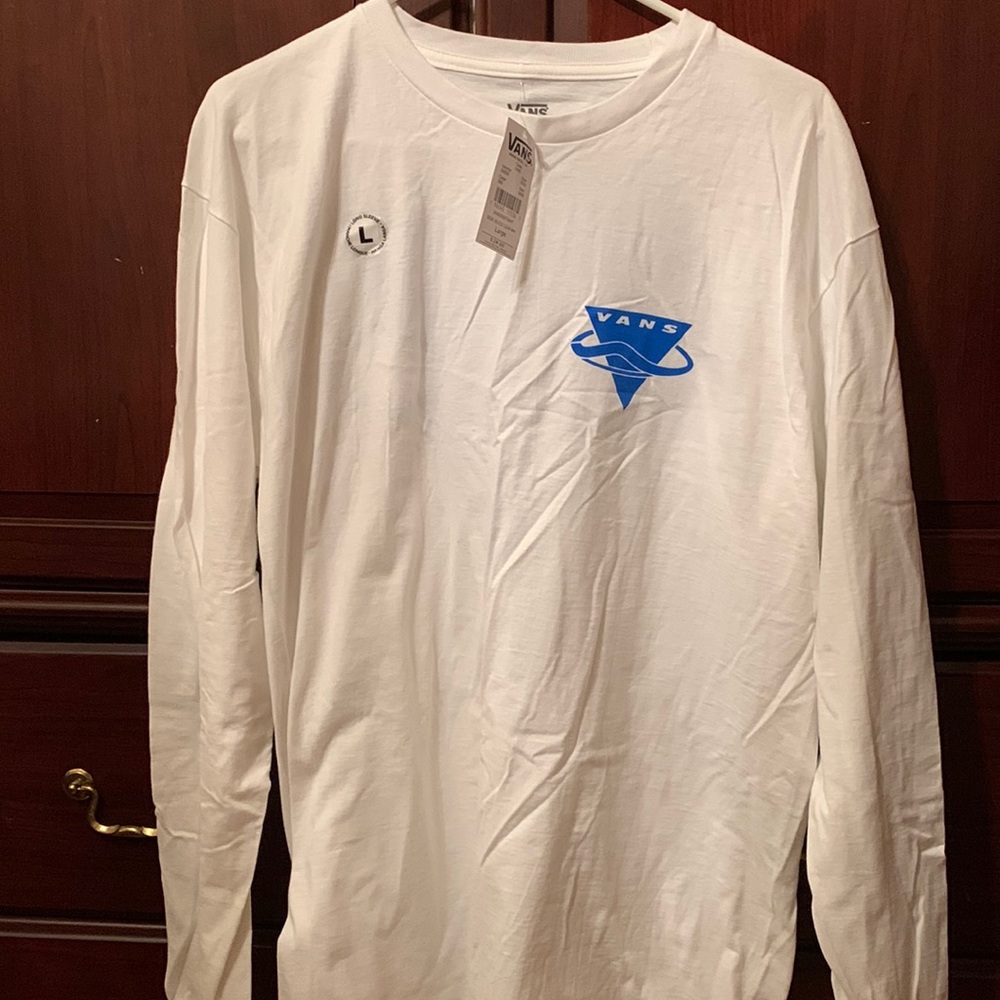 Brand new with tags Mens long sleeve Vans T-shirt.